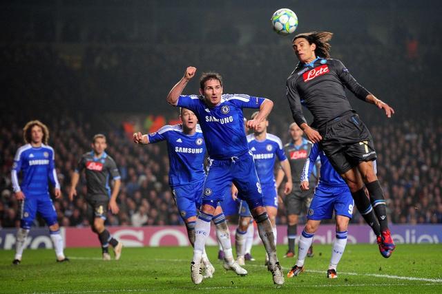 拜仁官方向巴黎道歉 球迷拉横幅未得到拜仁授权