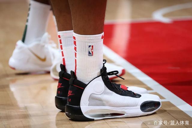 王俊杰18+7+6宁波送上海四连败 洛夫顿18+10