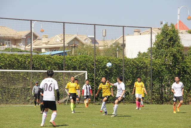 英超-小克鲁伊维特点射 曼联主场0-3伯恩茅斯