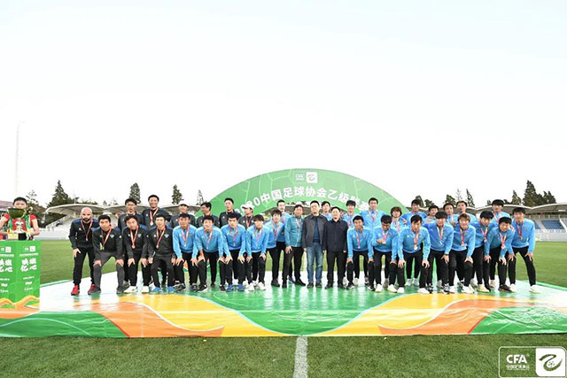 陈盈骏17+10崔永熙17分 广州再胜青岛晋级八强