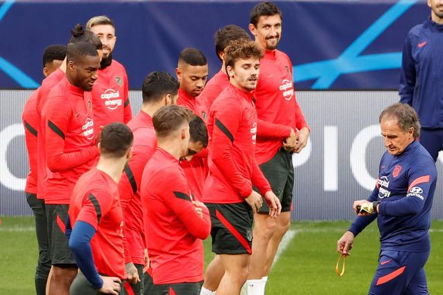 雷迪克公布湖人新赛季首发阵容：詹眉拉里八村